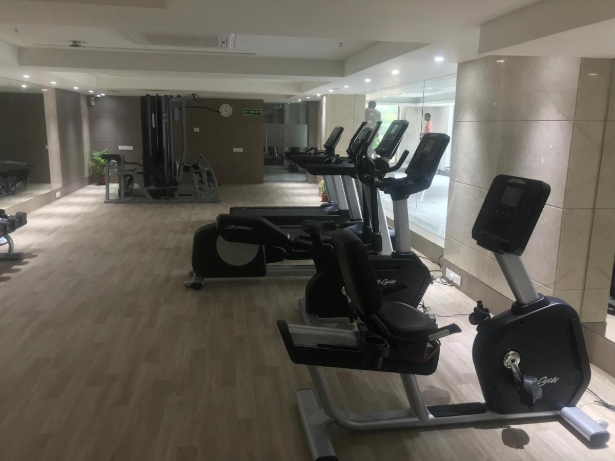 Ramada Plaza By Wyndham Lucknow Hotel Eksteriør billede