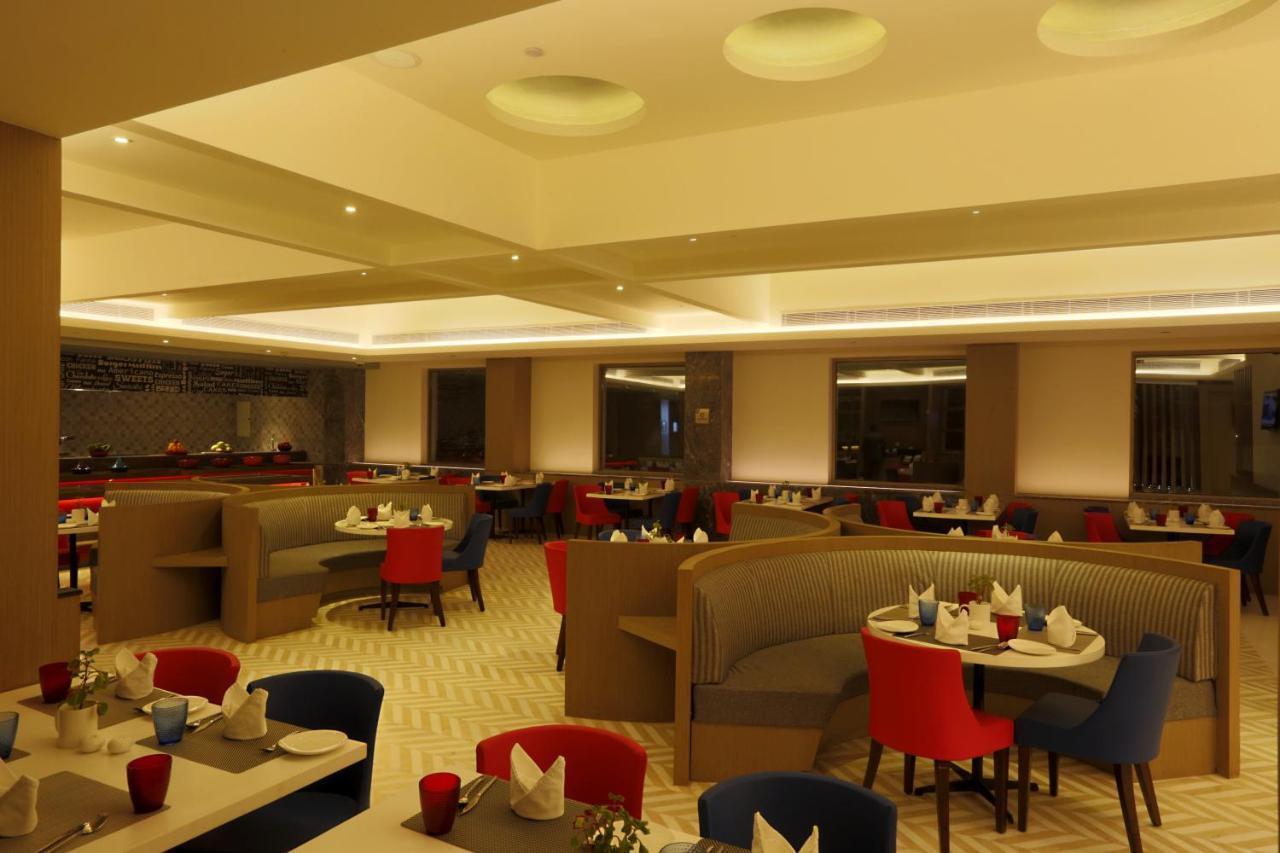 Ramada Plaza By Wyndham Lucknow Hotel Eksteriør billede