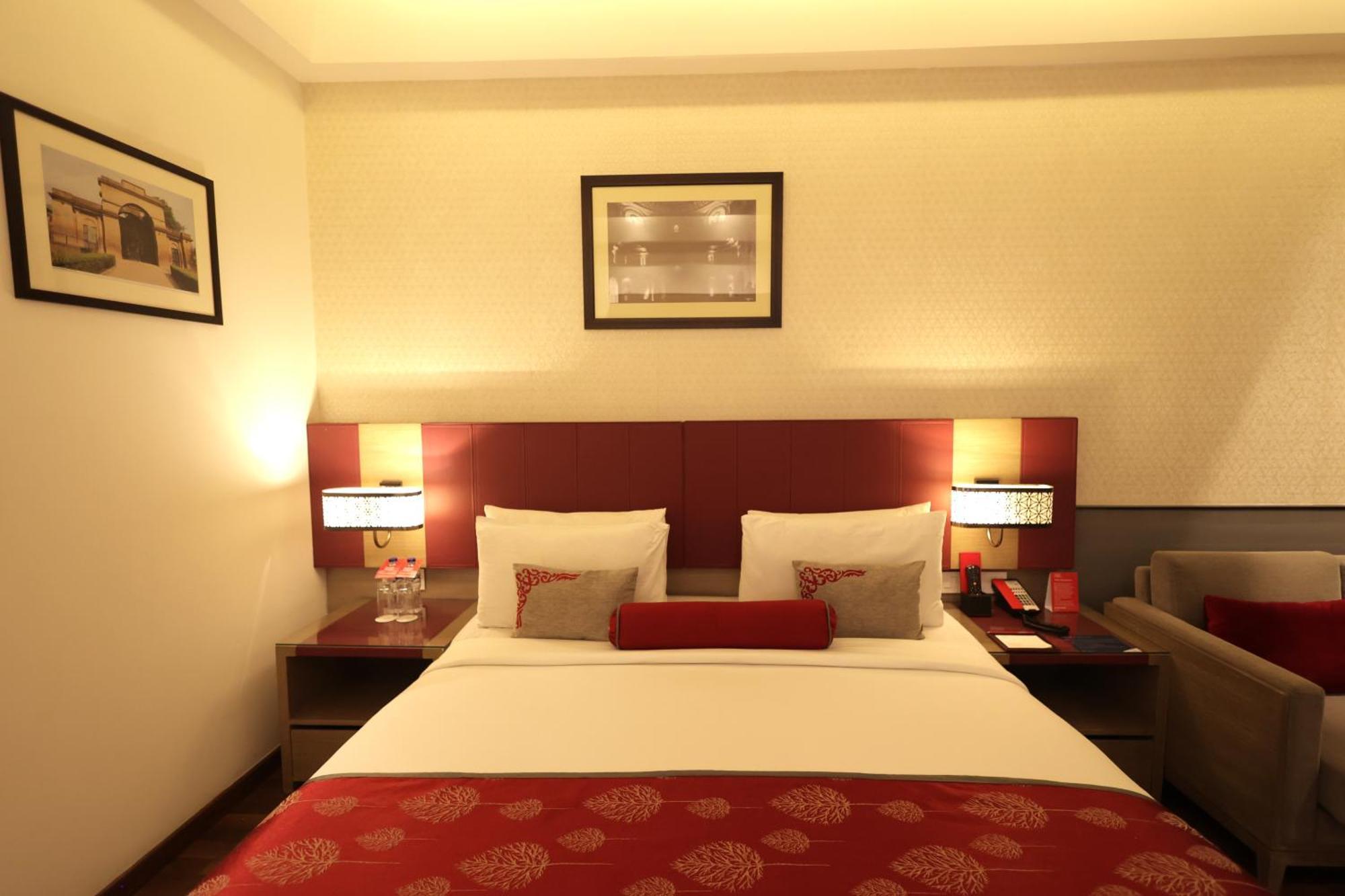 Ramada Plaza By Wyndham Lucknow Hotel Eksteriør billede